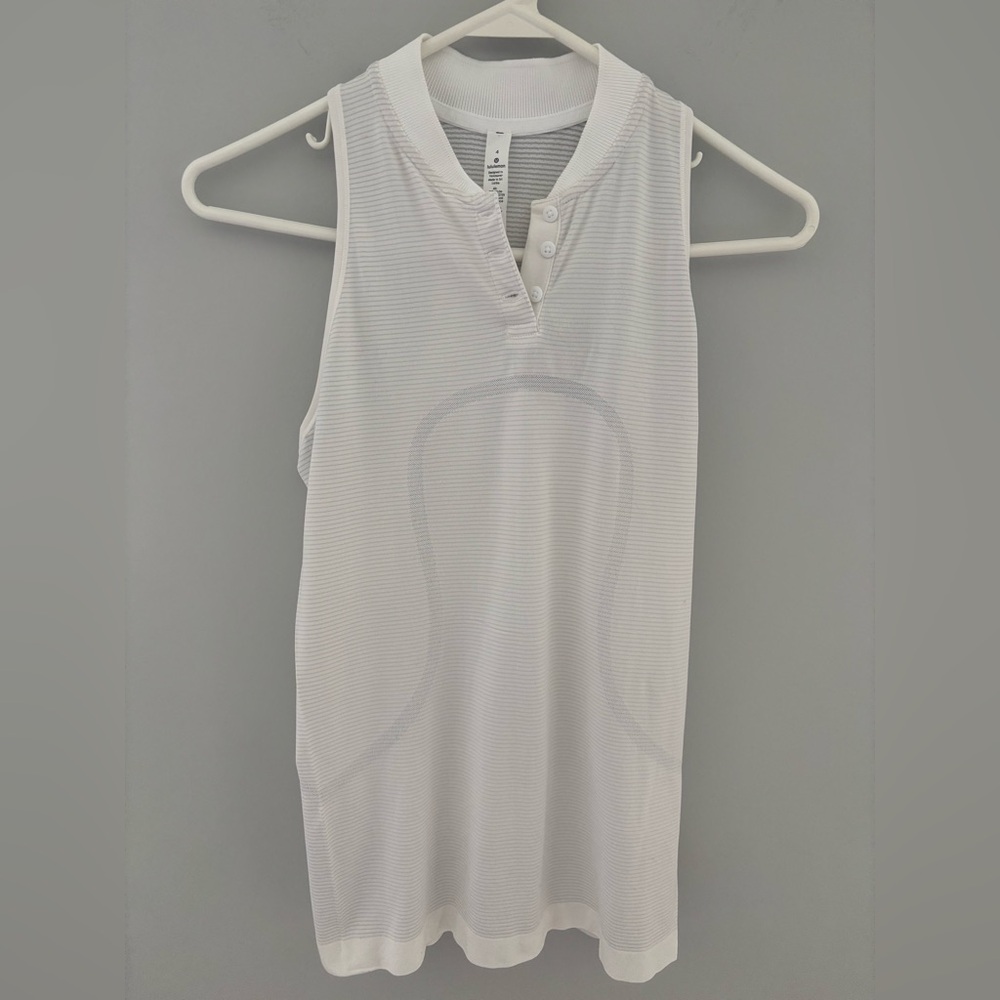 Women's LULULEMON Quick Drying Sleeveless button racerback tank White Size 4